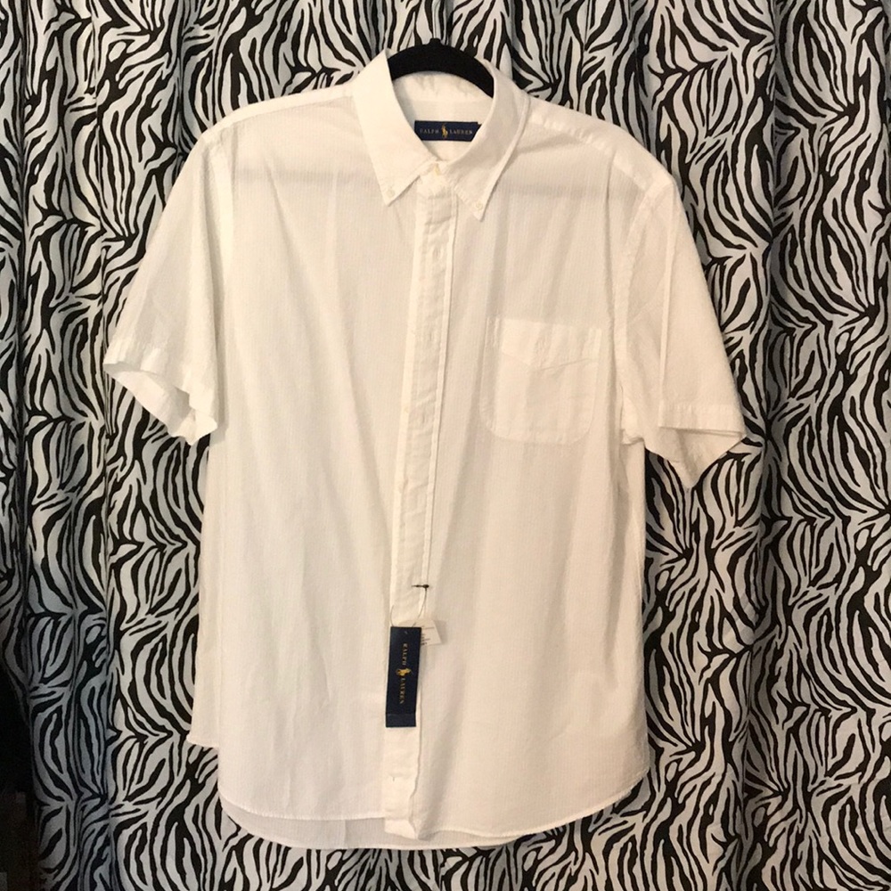 Men's light weight shirt. Large
